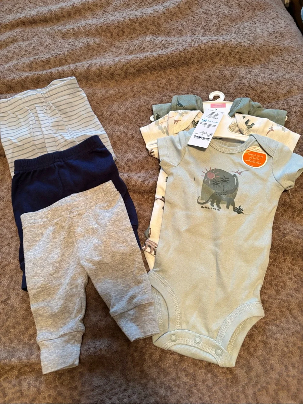 Carters Newborn Baby Bundle Set !